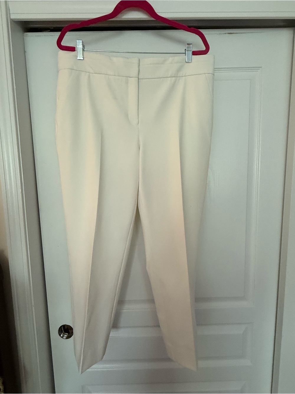 Like New Chico’s Cream Slim Split Ankle Pants
